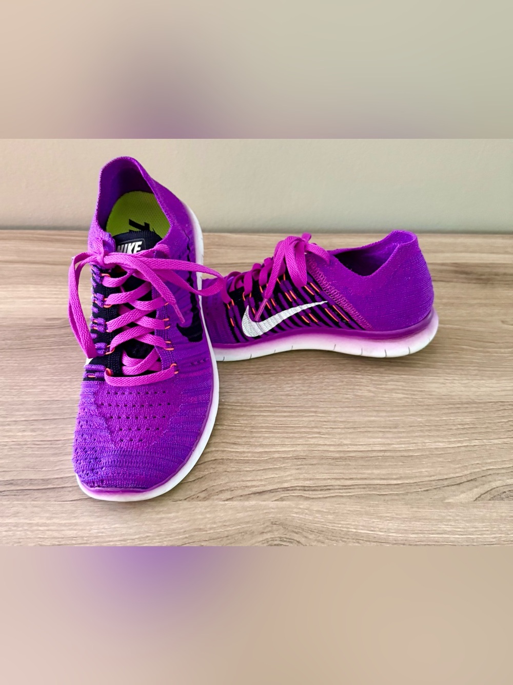 Nike Fly Knit Athletic Shoes, Women's size 6.5